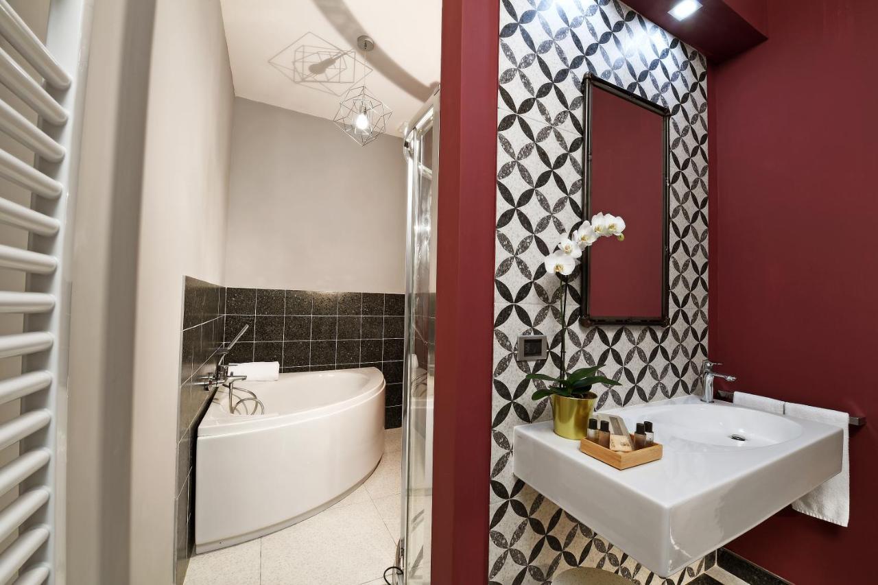 Panoramic Villa Garassino - Country Rooms And Fine Restaurant Treiso Dış mekan fotoğraf