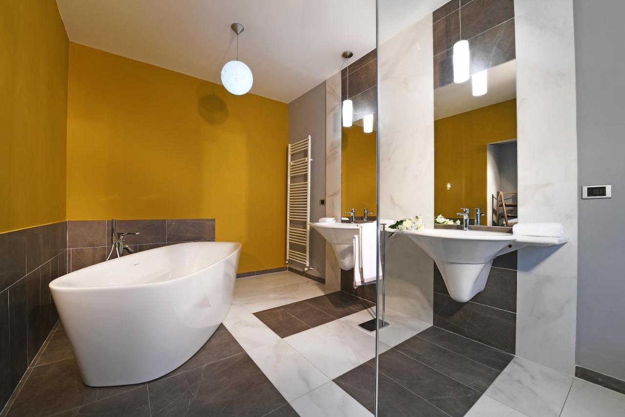 Panoramic Villa Garassino - Country Rooms And Fine Restaurant Treiso Dış mekan fotoğraf