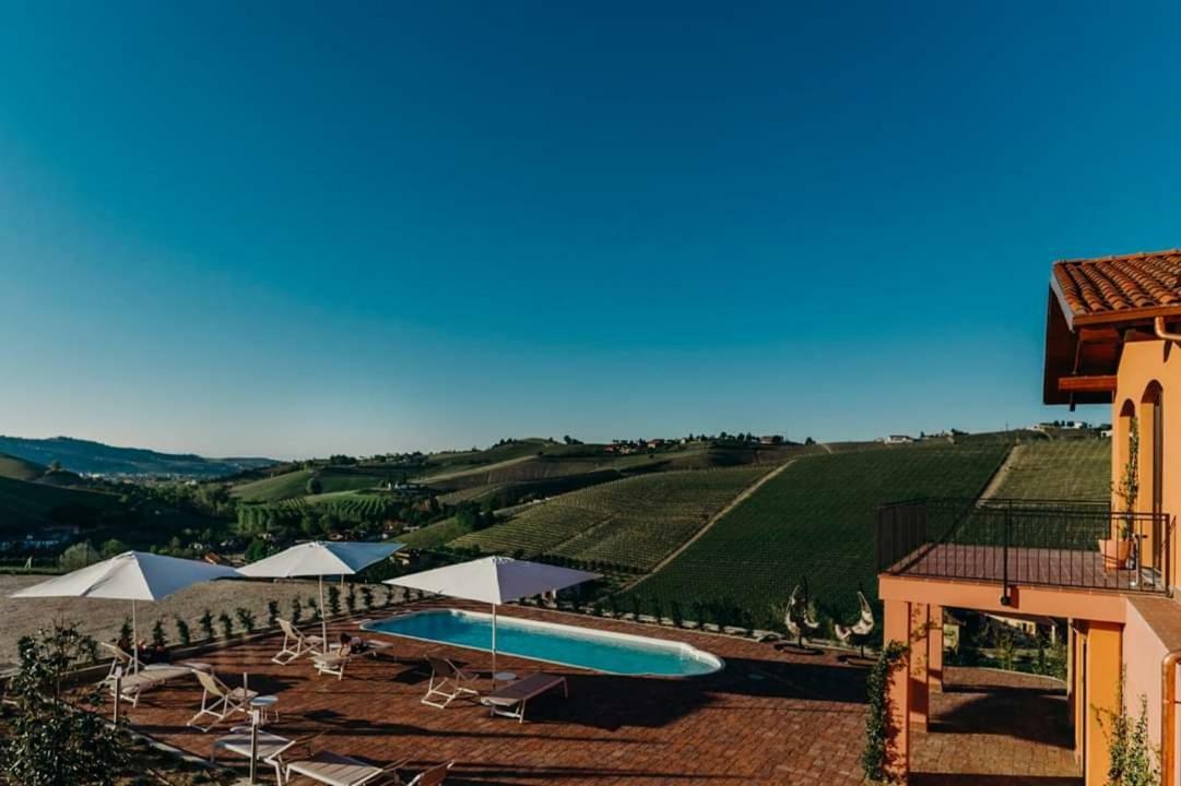 Panoramic Villa Garassino - Country Rooms And Fine Restaurant Treiso Dış mekan fotoğraf